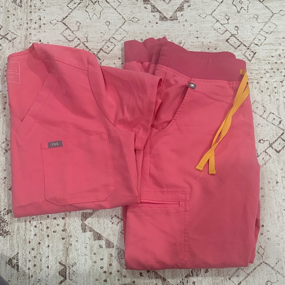 Figs Pink Scrub Set Small Caterina top Zamora Joggers with Yellow Drawstring